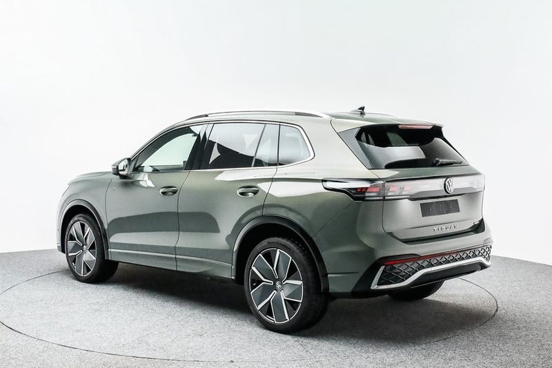 2026 Volkswagen Tiguan R-Line AWD image 5