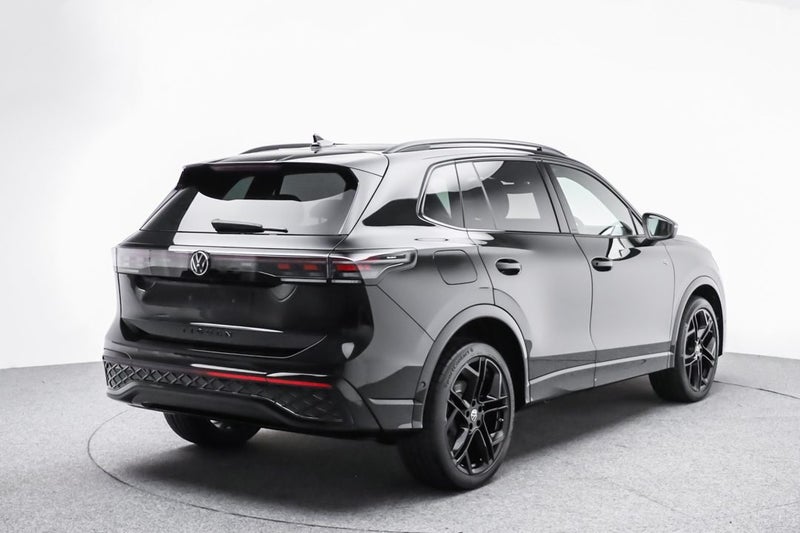2026 Volkswagen Tiguan R-Line AWD image 4