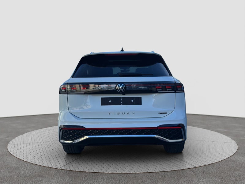 2026 Volkswagen Tiguan R-Line AWD image 5