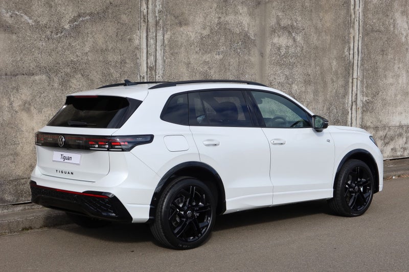 2026 Volkswagen Tiguan R-Line AWD Touring & Bla... image 4