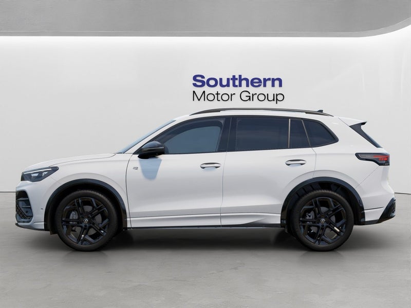 2026 Volkswagen Tiguan R-Line AWD Touring & Bla... image 2
