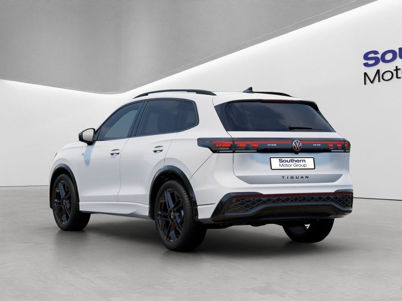 2026 Volkswagen Tiguan R-Line AWD Touring & Bla... image 3