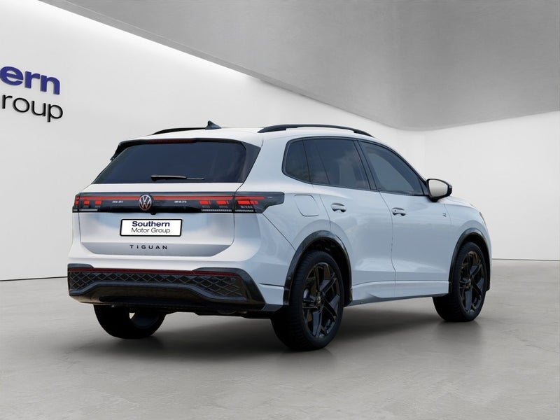 2026 Volkswagen Tiguan R-Line AWD Touring & Bla... image 5
