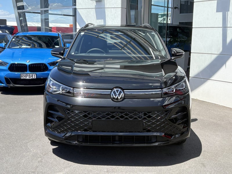2026 Volkswagen Tiguan R-Line AWD Touring Black... image 2