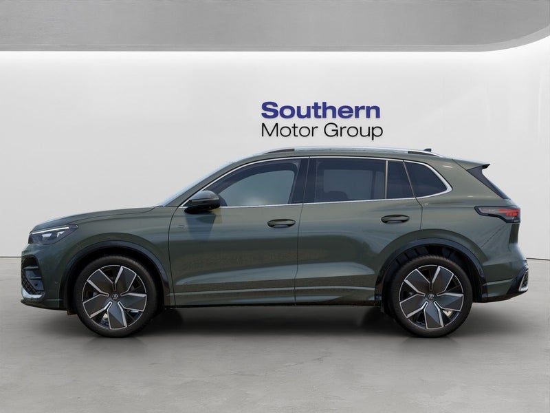 2026 Volkswagen Tiguan R-Line AWD Touring Package image 2