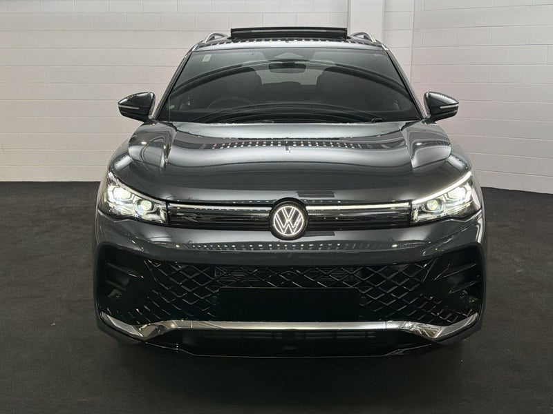2026 Volkswagen Tiguan R-LINE AWD Touring Package image 4
