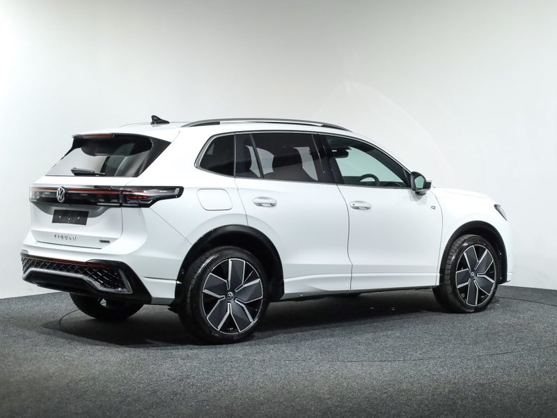 2026 Volkswagen Tiguan TSi 4M R-Line 195kW image 5