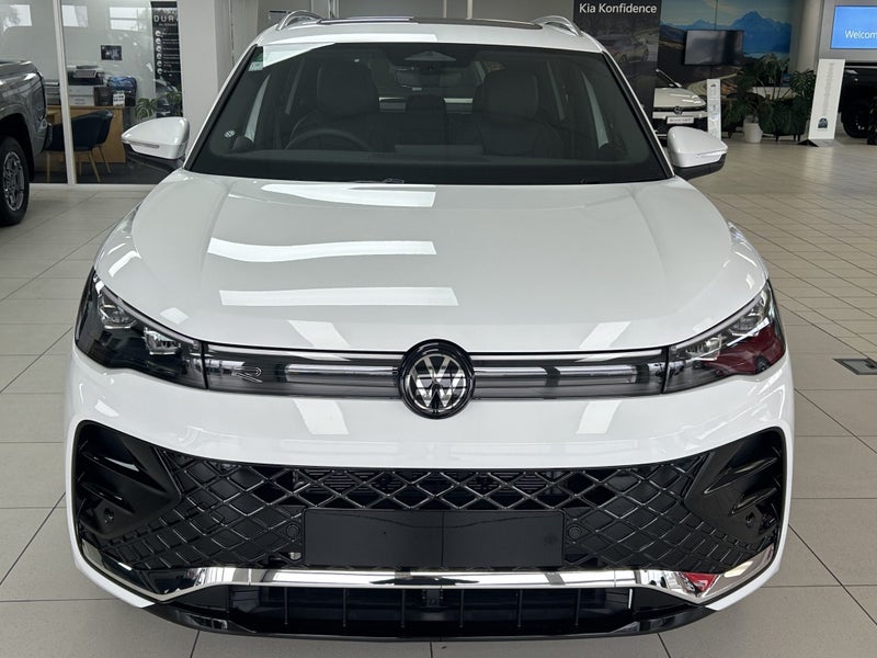 2026 Volkswagen Tiguan TSI R-Line image 2