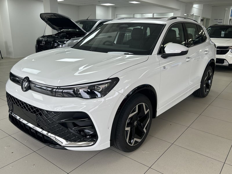 2026 Volkswagen Tiguan TSI R-Line image 3