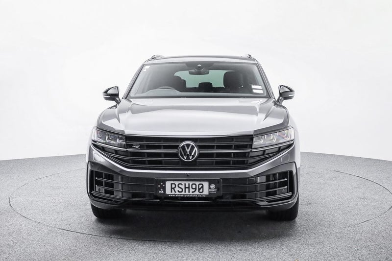 2026 Volkswagen Touareg R Phev image 2