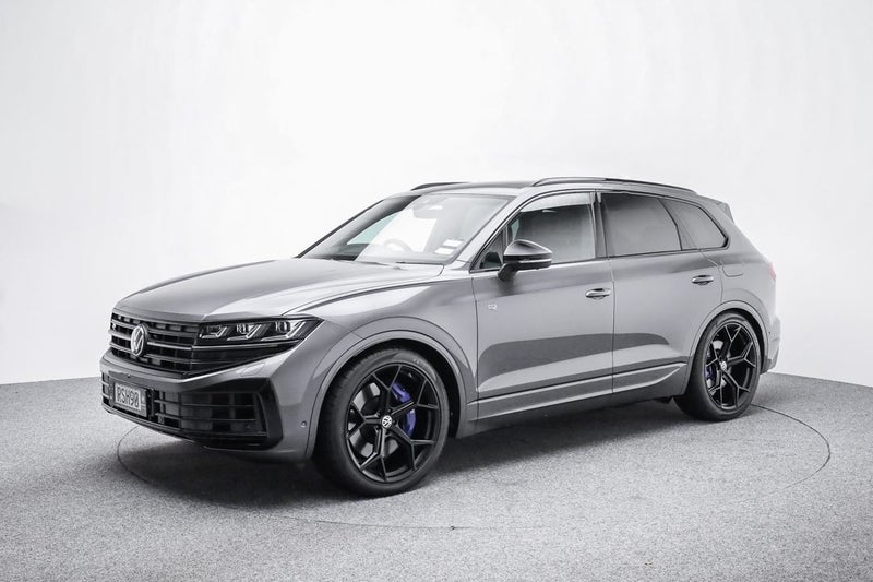 2026 Volkswagen Touareg R Phev image 3