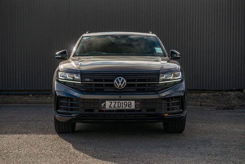 2026 Volkswagen Touareg R Phev image 2