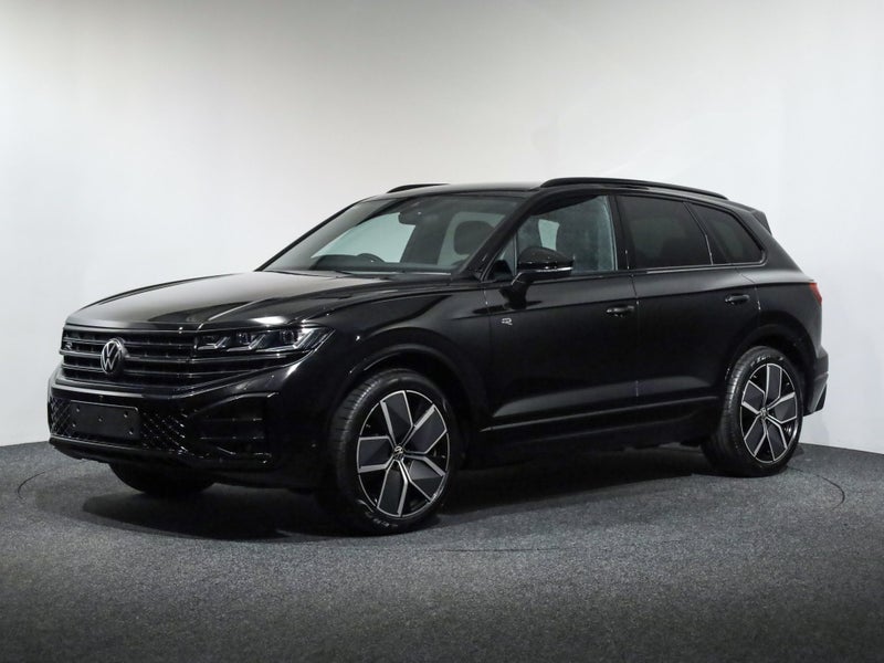 2026 Volkswagen Touareg TDi V6s R Line 210kW image 3