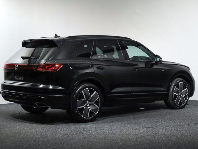 2026 Volkswagen Touareg TDi V6s R Line 210kW image 5