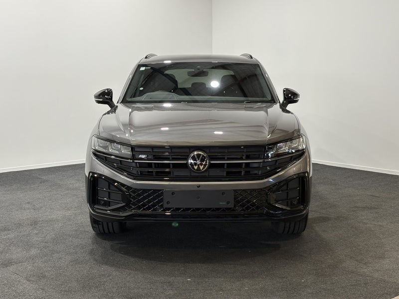 2026 Volkswagen Touareg TDI V6S R-Line image 2