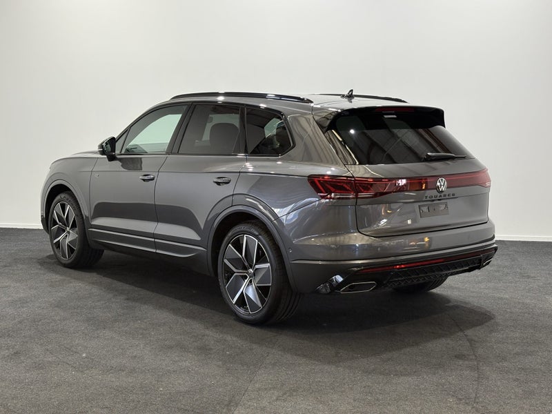 2026 Volkswagen Touareg TDI V6S R-Line image 5