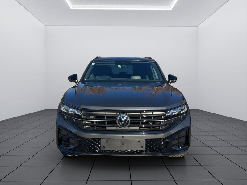 2026 Volkswagen Touareg V6 S R-Line TDi image 2