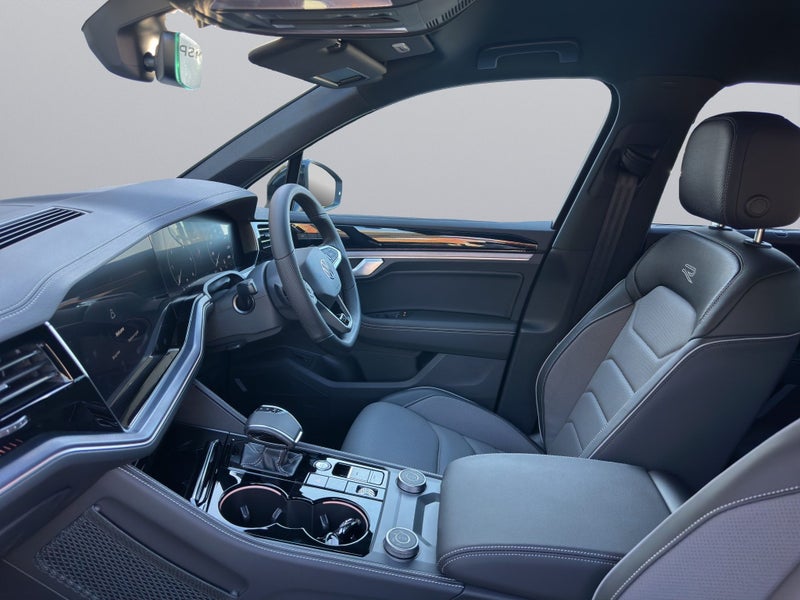 2026 Volkswagen Touareg V6 S R-Line TDi image 5