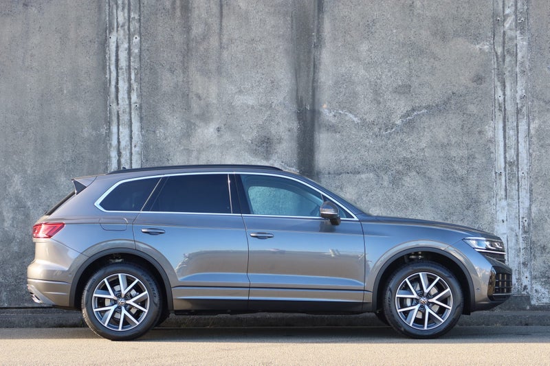 2026 Volkswagen Touareg V6 TDI image 2