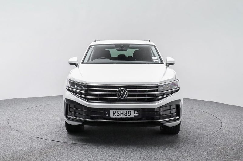 2026 Volkswagen Touareg V6 TDI image 2