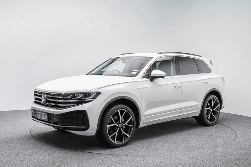 2026 Volkswagen Touareg V6 TDI image 3