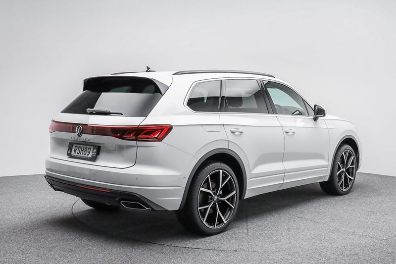 2026 Volkswagen Touareg V6 TDI image 4