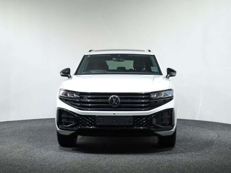2026 Volkswagen Touareg V6s R-Line Final Editio... image 2