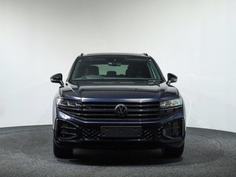 2026 Volkswagen Touareg V6s R-Line Final Editio... image 2