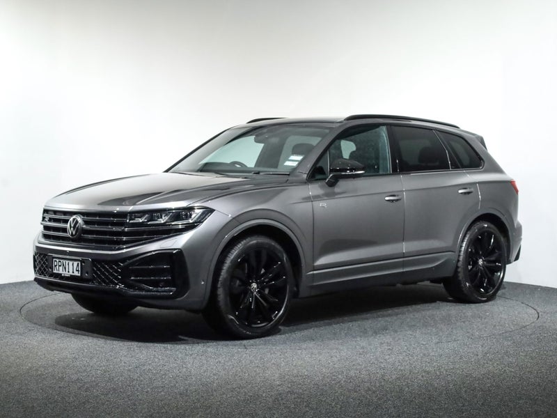 2026 Volkswagen Touareg V6s R-Line Final Editio... image 3