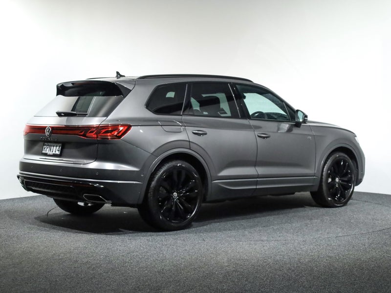 2026 Volkswagen Touareg V6s R-Line Final Editio... image 5