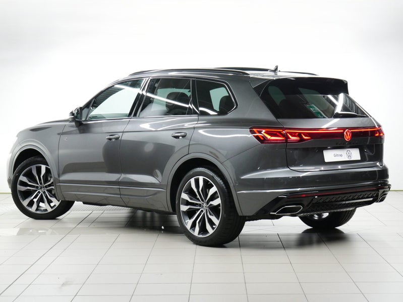 2026 Volkswagen Touareg V6S R-Line TDI image 3