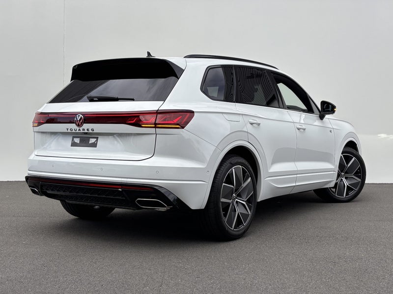 2026 Volkswagen Touareg V6S R-Line TDI image 2