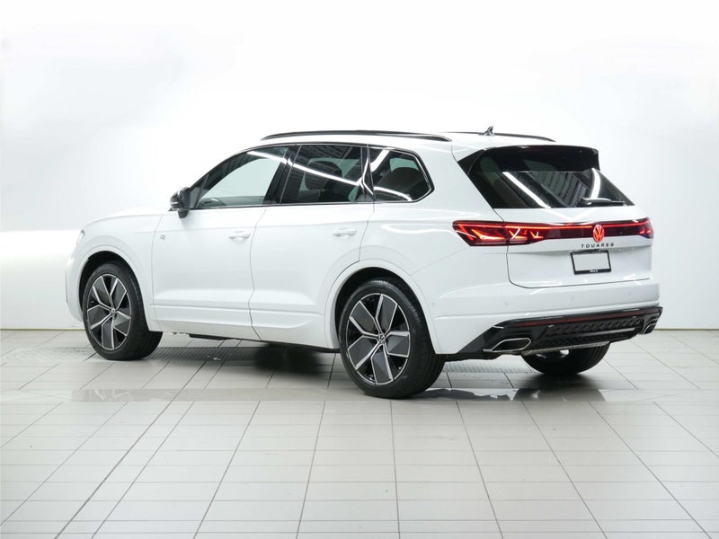 2026 Volkswagen Touareg V6S R-Line TDI image 3