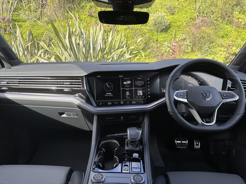 2026 Volkswagen Touareg V6S R-Line TDI image 2