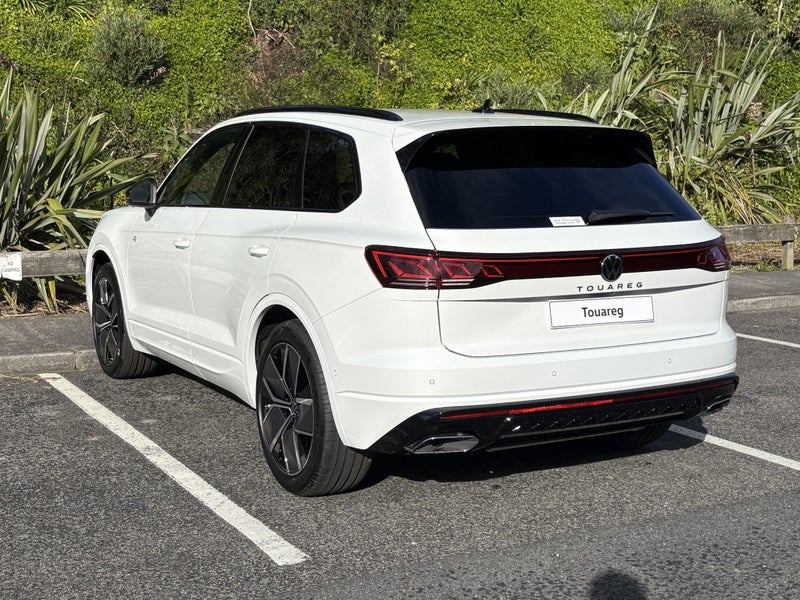 2026 Volkswagen Touareg V6S R-Line TDI image 3