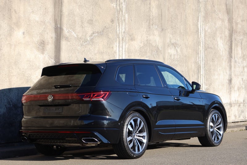 2026 Volkswagen Touareg V6S TDI R-Line image 3