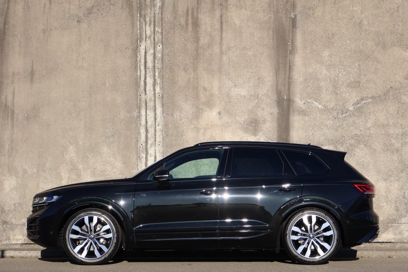 2026 Volkswagen Touareg V6S TDI R-Line image 5