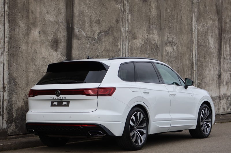 2026 Volkswagen Touareg V6S TDI R-Line image 3