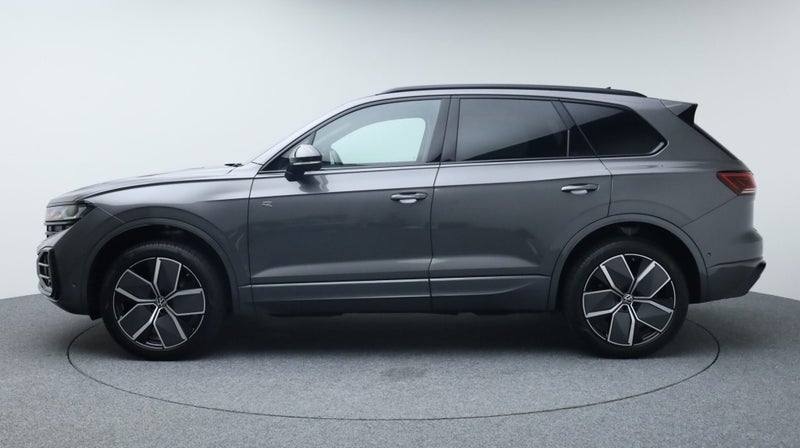 2026 Volkswagen Touareg V6S TDI R-Line Final Ed... image 5