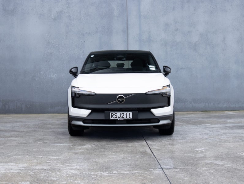 2026 Volvo EX30 CC TMP ULTRA BEV image 2