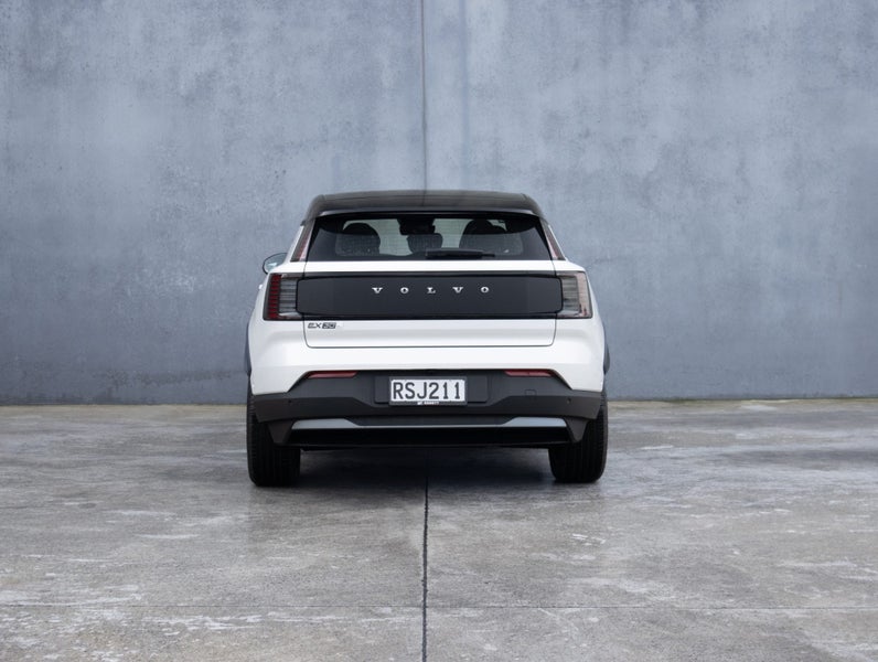 2026 Volvo EX30 CC TMP ULTRA BEV image 5