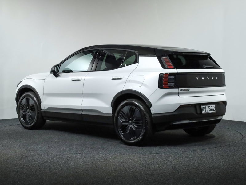 2026 Volvo EX30 Cross Country TMP ULTRA image 2