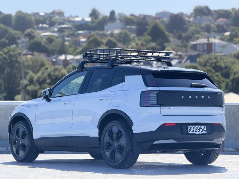 2026 Volvo EX30 Cross Country Ultra image 2