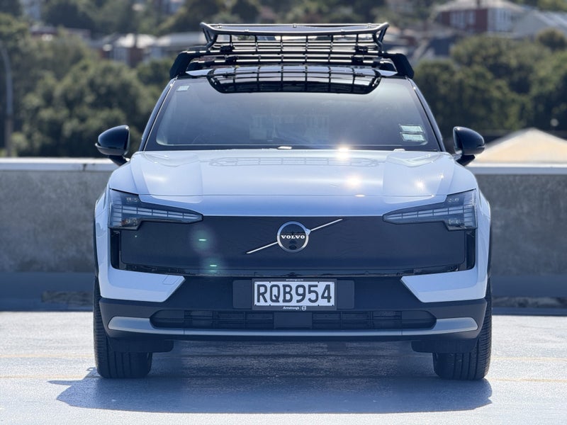 2026 Volvo EX30 Cross Country Ultra image 3