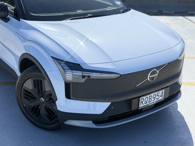 2026 Volvo EX30 Cross Country Ultra image 5