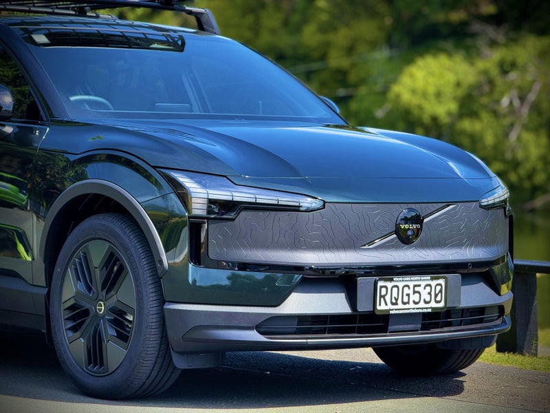 2026 Volvo EX30 Cross Country Ultra Twin Motor... image 4
