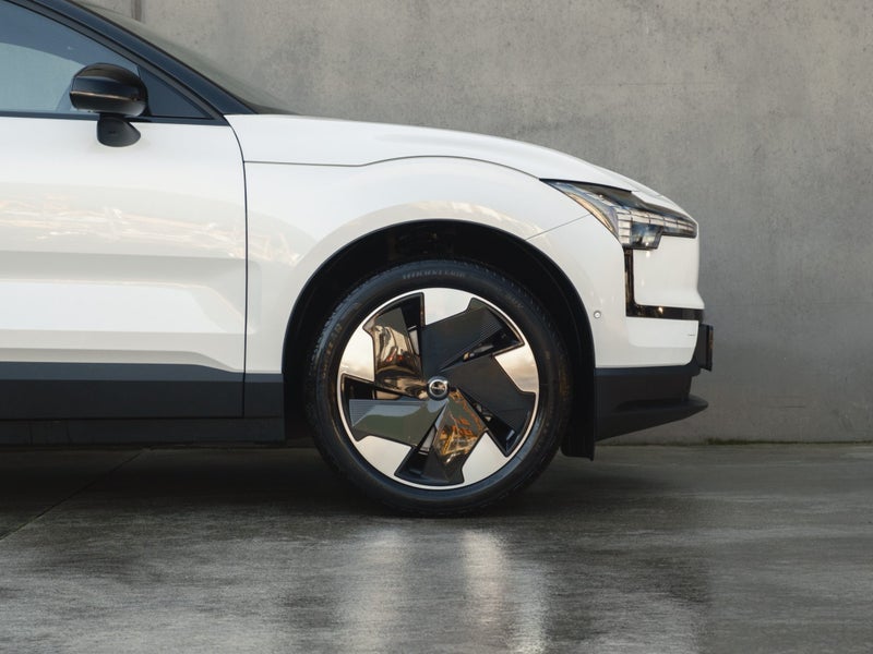 2026 Volvo EX30 Single Motor Extended Range Ult... image 4