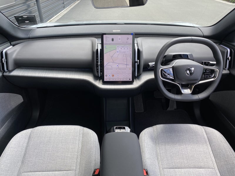 2026 Volvo EX30 SMER ULTRA 69kWH image 3