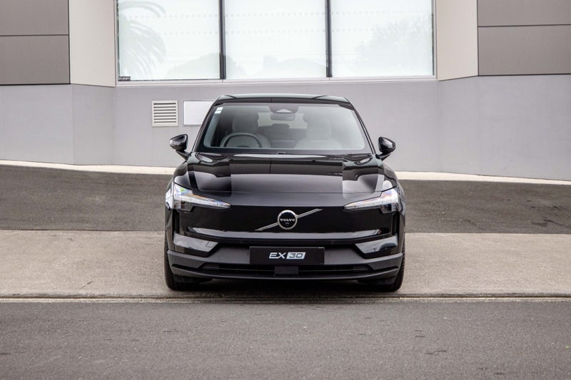 2026 Volvo EX30 Ultra Single Motor Extended Range image 3