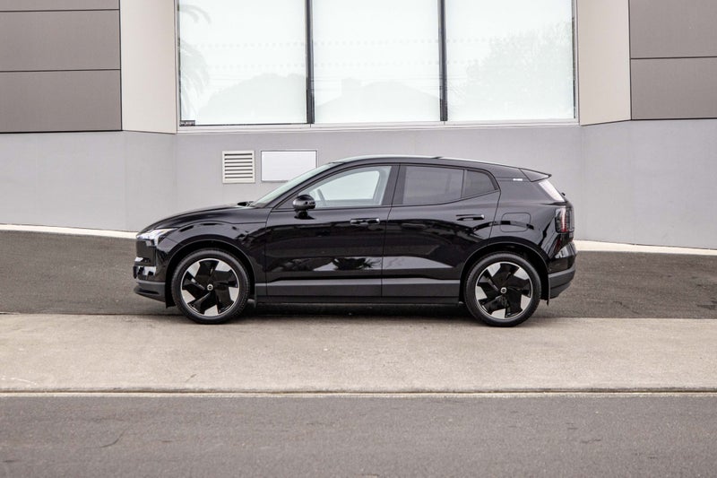 2026 Volvo EX30 Ultra Single Motor Extended Range image 5
